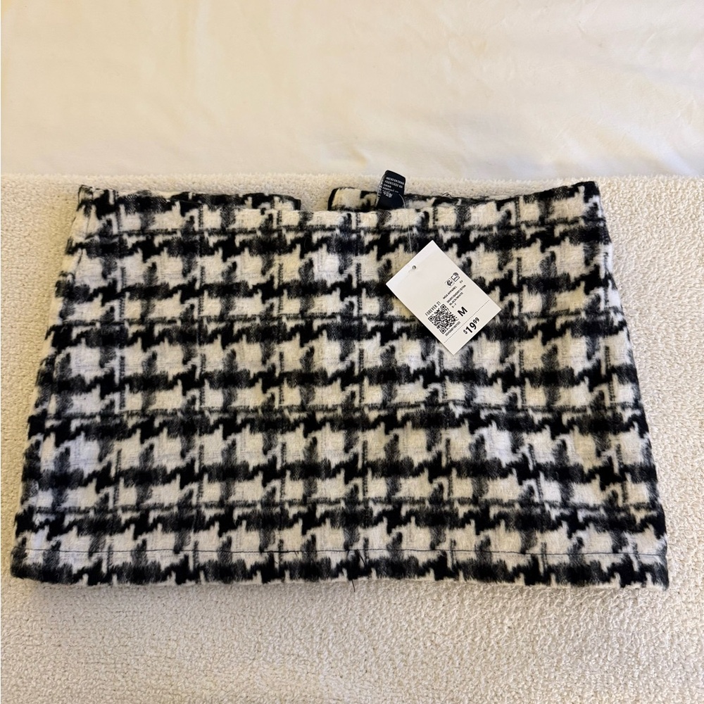 Black & White Mini Skirt